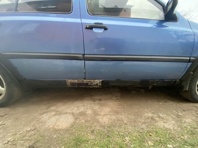 Синий Фольксваген Венто, объемом двигателя 1.8 л и пробегом 182 тыс. км за 2000 $, фото 2 на Automoto.ua