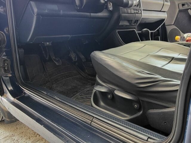 Синий Фольксваген Венто, объемом двигателя 1.8 л и пробегом 275 тыс. км за 1600 $, фото 3 на Automoto.ua