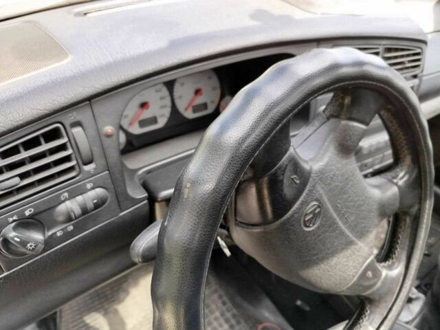 Синий Фольксваген Венто, объемом двигателя 1.8 л и пробегом 235 тыс. км за 2700 $, фото 4 на Automoto.ua