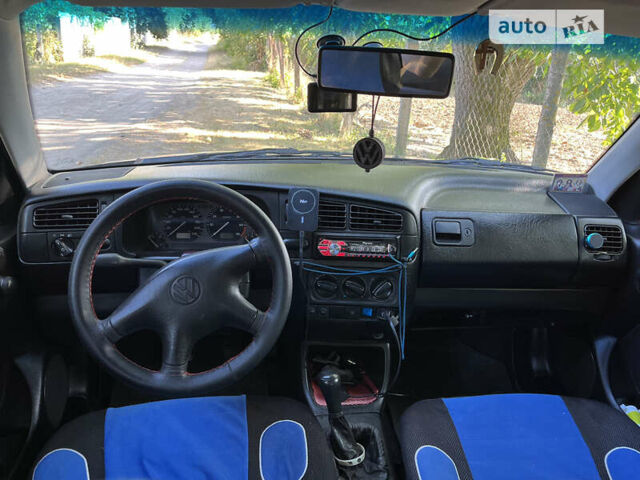 Синій Фольксваген Венто, об'ємом двигуна 1.8 л та пробігом 173 тис. км за 2700 $, фото 5 на Automoto.ua