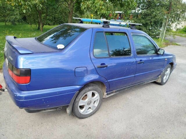 Синий Фольксваген Венто, объемом двигателя 1.8 л и пробегом 235 тыс. км за 2700 $, фото 6 на Automoto.ua