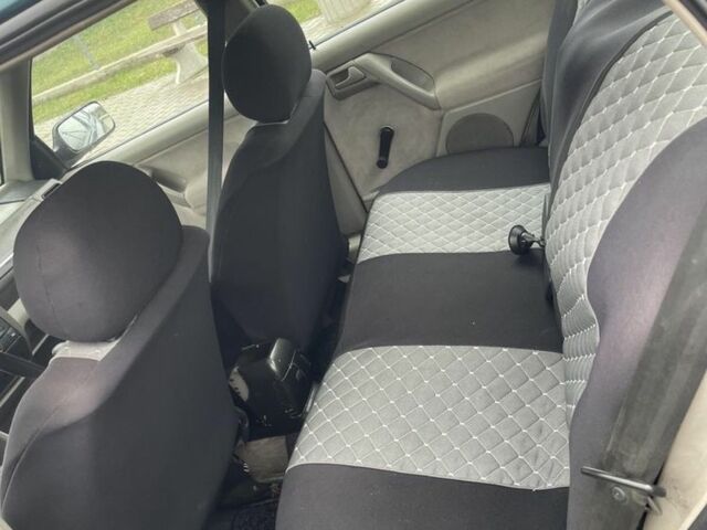 Зелений Фольксваген Венто, об'ємом двигуна 1.6 л та пробігом 110 тис. км за 1400 $, фото 6 на Automoto.ua