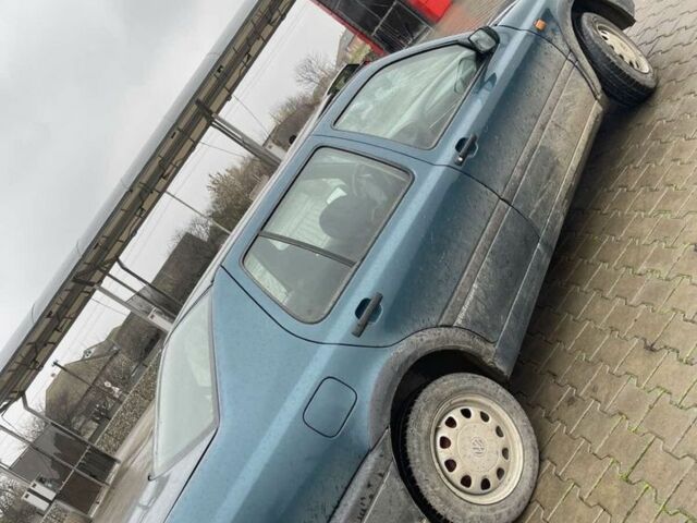 Зелений Фольксваген Венто, об'ємом двигуна 1.6 л та пробігом 110 тис. км за 1400 $, фото 4 на Automoto.ua