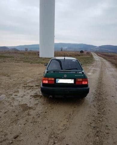Зеленый Фольксваген Венто, объемом двигателя 2 л и пробегом 360 тыс. км за 2200 $, фото 3 на Automoto.ua