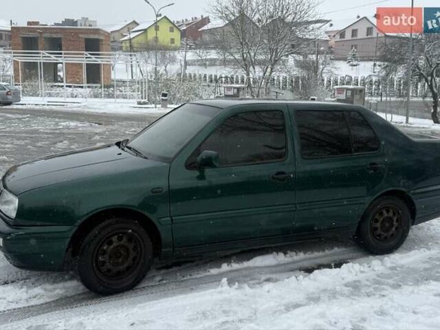 Зеленый Фольксваген Венто, объемом двигателя 1.9 л и пробегом 450 тыс. км за 1500 $, фото 2 на Automoto.ua