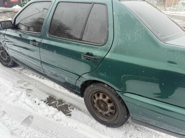 Зеленый Фольксваген Венто, объемом двигателя 1.9 л и пробегом 450 тыс. км за 1500 $, фото 10 на Automoto.ua