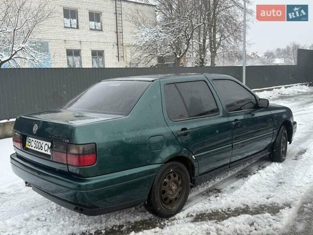 Зеленый Фольксваген Венто, объемом двигателя 1.9 л и пробегом 450 тыс. км за 1500 $, фото 1 на Automoto.ua