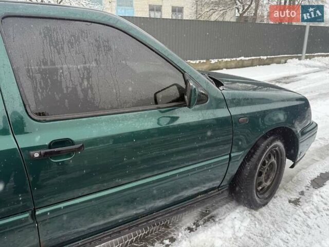 Зеленый Фольксваген Венто, объемом двигателя 1.9 л и пробегом 450 тыс. км за 1500 $, фото 8 на Automoto.ua