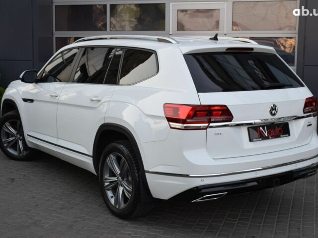 Белый Фольксваген Atlas, объемом двигателя 3.6 л и пробегом 99 тыс. км за 27900 $, фото 2 на Automoto.ua