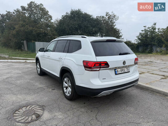 Белый Фольксваген Atlas, объемом двигателя 1.98 л и пробегом 250 тыс. км за 16500 $, фото 2 на Automoto.ua