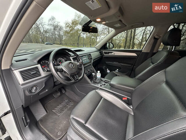 Білий Фольксваген Atlas, об'ємом двигуна 3.6 л та пробігом 120 тис. км за 21000 $, фото 19 на Automoto.ua