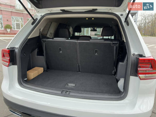 Білий Фольксваген Atlas, об'ємом двигуна 3.6 л та пробігом 120 тис. км за 21000 $, фото 11 на Automoto.ua