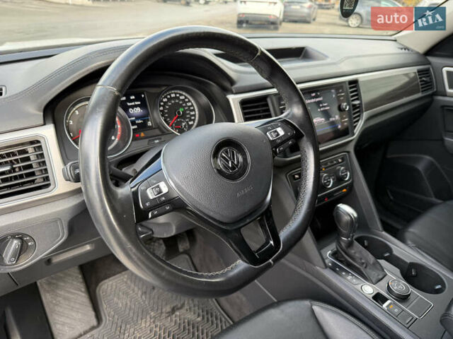 Белый Фольксваген Atlas, объемом двигателя 3.6 л и пробегом 171 тыс. км за 15200 $, фото 17 на Automoto.ua