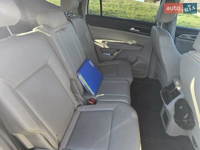 Белый Фольксваген Atlas, объемом двигателя 3.6 л и пробегом 130 тыс. км за 21500 $, фото 5 на Automoto.ua