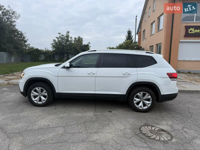 Белый Фольксваген Atlas, объемом двигателя 1.98 л и пробегом 250 тыс. км за 16500 $, фото 1 на Automoto.ua