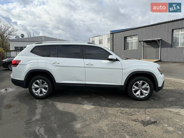 Белый Фольксваген Atlas, объемом двигателя 3.6 л и пробегом 171 тыс. км за 15200 $, фото 3 на Automoto.ua