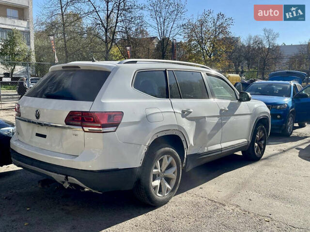 Білий Фольксваген Atlas, об'ємом двигуна 2 л та пробігом 191 тис. км за 10950 $, фото 3 на Automoto.ua