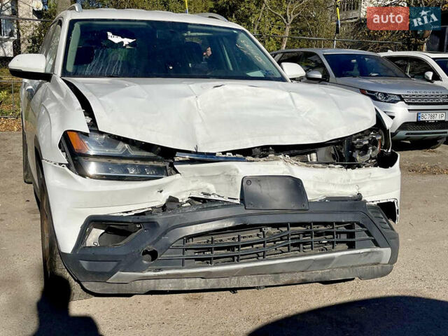 Білий Фольксваген Atlas, об'ємом двигуна 2 л та пробігом 191 тис. км за 10950 $, фото 4 на Automoto.ua