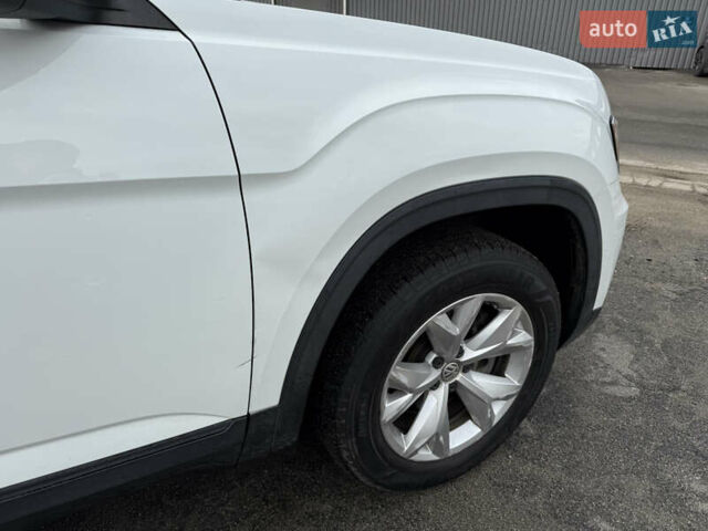 Белый Фольксваген Atlas, объемом двигателя 3.6 л и пробегом 171 тыс. км за 15200 $, фото 19 на Automoto.ua