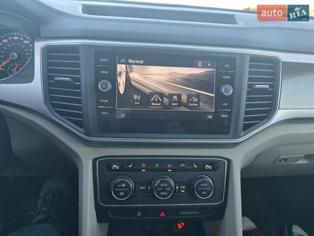 Белый Фольксваген Atlas, объемом двигателя 3.6 л и пробегом 130 тыс. км за 21500 $, фото 7 на Automoto.ua