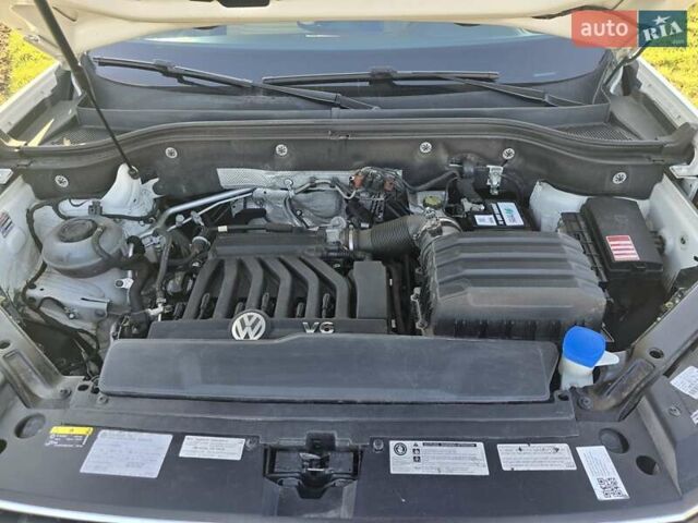 Белый Фольксваген Atlas, объемом двигателя 3.6 л и пробегом 130 тыс. км за 21500 $, фото 8 на Automoto.ua