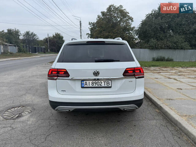 Белый Фольксваген Atlas, объемом двигателя 1.98 л и пробегом 250 тыс. км за 16500 $, фото 3 на Automoto.ua