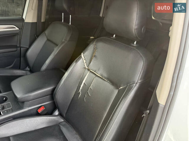 Белый Фольксваген Atlas, объемом двигателя 3.6 л и пробегом 171 тыс. км за 15200 $, фото 20 на Automoto.ua