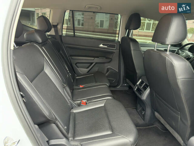 Білий Фольксваген Atlas, об'ємом двигуна 3.6 л та пробігом 120 тис. км за 21000 $, фото 13 на Automoto.ua