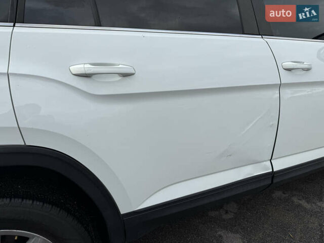 Белый Фольксваген Atlas, объемом двигателя 3.6 л и пробегом 171 тыс. км за 15200 $, фото 18 на Automoto.ua