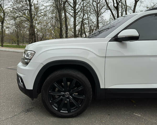 Білий Фольксваген Atlas, об'ємом двигуна 3.6 л та пробігом 120 тис. км за 21000 $, фото 5 на Automoto.ua