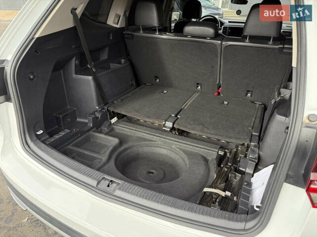 Белый Фольксваген Atlas, объемом двигателя 3.6 л и пробегом 171 тыс. км за 15200 $, фото 11 на Automoto.ua