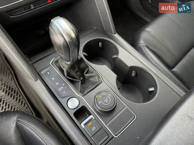 Белый Фольксваген Atlas, объемом двигателя 3.6 л и пробегом 171 тыс. км за 15200 $, фото 16 на Automoto.ua