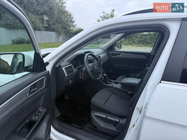 Белый Фольксваген Atlas, объемом двигателя 1.98 л и пробегом 250 тыс. км за 16500 $, фото 7 на Automoto.ua