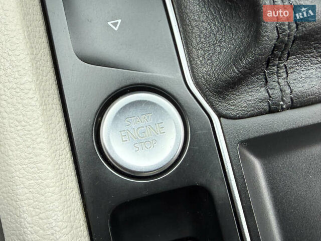 Белый Фольксваген Atlas, объемом двигателя 2 л и пробегом 133 тыс. км за 18200 $, фото 56 на Automoto.ua