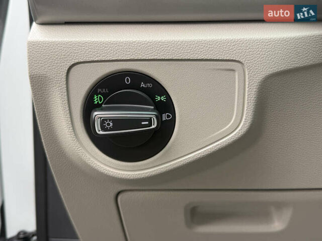 Белый Фольксваген Atlas, объемом двигателя 2 л и пробегом 133 тыс. км за 18200 $, фото 51 на Automoto.ua