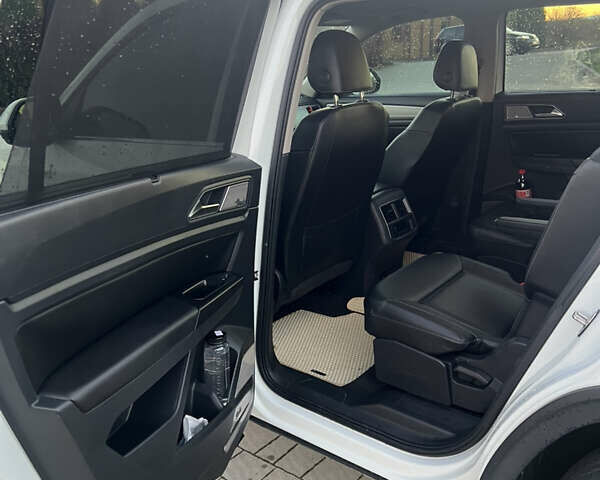 Белый Фольксваген Atlas, объемом двигателя 3.6 л и пробегом 65 тыс. км за 21300 $, фото 10 на Automoto.ua