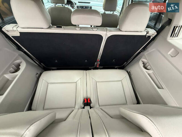 Білий Фольксваген Atlas, об'ємом двигуна 2 л та пробігом 133 тис. км за 17600 $, фото 39 на Automoto.ua