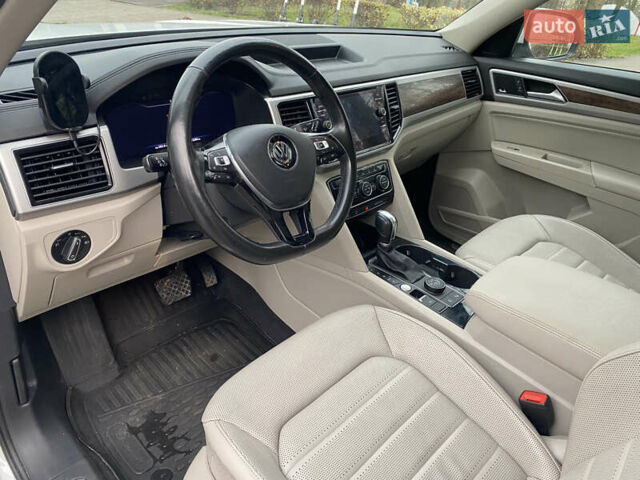 Білий Фольксваген Atlas, об'ємом двигуна 3.6 л та пробігом 114 тис. км за 22280 $, фото 22 на Automoto.ua