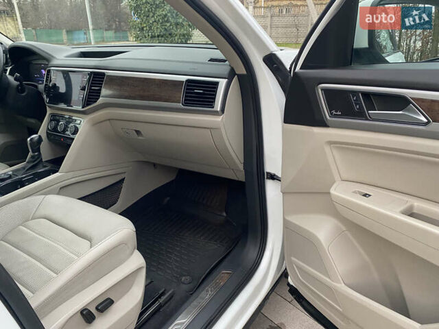 Білий Фольксваген Atlas, об'ємом двигуна 3.6 л та пробігом 114 тис. км за 22280 $, фото 43 на Automoto.ua