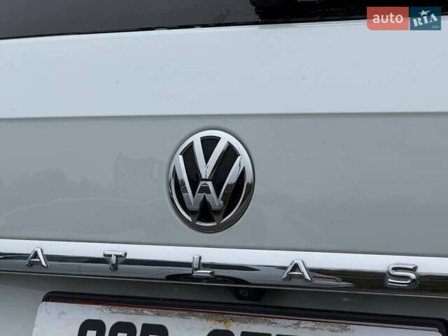Білий Фольксваген Atlas, об'ємом двигуна 2 л та пробігом 133 тис. км за 17600 $, фото 21 на Automoto.ua