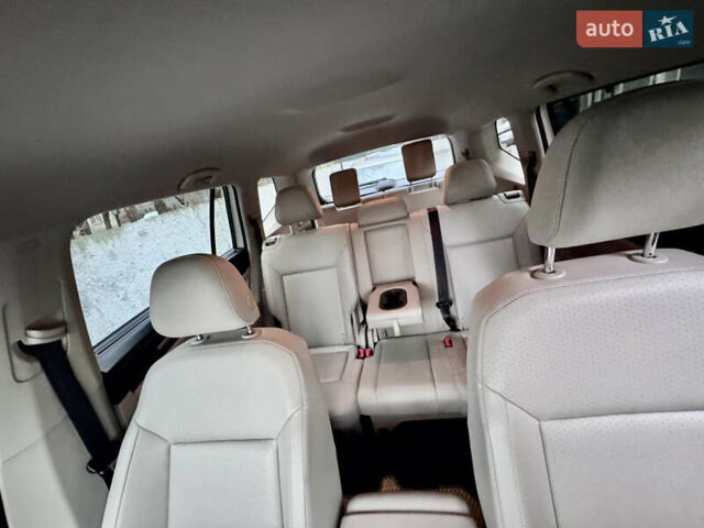 Белый Фольксваген Atlas, объемом двигателя 3.6 л и пробегом 142 тыс. км за 25000 $, фото 9 на Automoto.ua