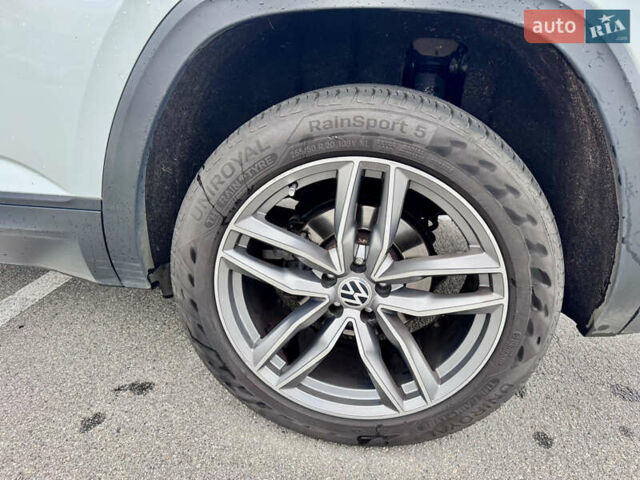 Белый Фольксваген Atlas, объемом двигателя 3.6 л и пробегом 142 тыс. км за 25000 $, фото 8 на Automoto.ua