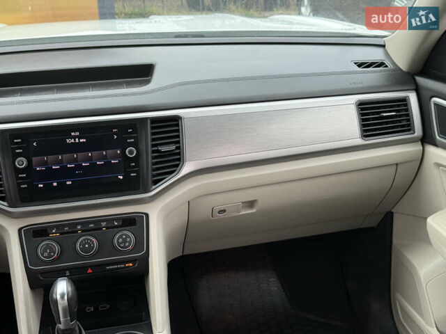 Белый Фольксваген Atlas, объемом двигателя 2 л и пробегом 133 тыс. км за 18200 $, фото 37 на Automoto.ua