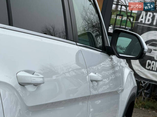 Білий Фольксваген Atlas, об'ємом двигуна 2 л та пробігом 133 тис. км за 17600 $, фото 23 на Automoto.ua