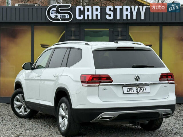 Белый Фольксваген Atlas, объемом двигателя 2 л и пробегом 133 тыс. км за 18200 $, фото 2 на Automoto.ua