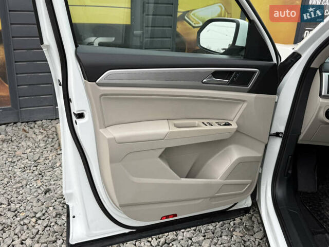 Белый Фольксваген Atlas, объемом двигателя 2 л и пробегом 133 тыс. км за 18200 $, фото 47 на Automoto.ua