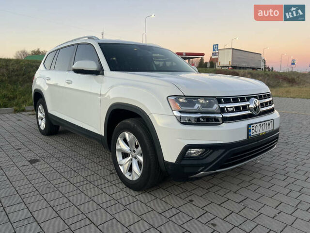 Белый Фольксваген Atlas, объемом двигателя 3.6 л и пробегом 65 тыс. км за 21300 $, фото 1 на Automoto.ua