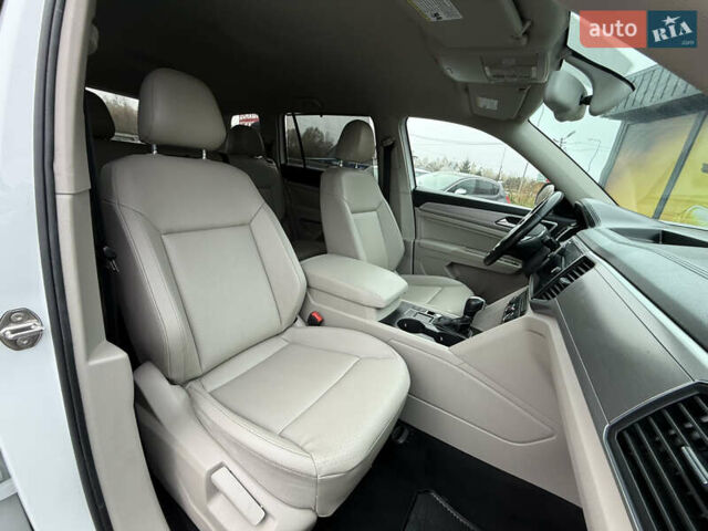 Белый Фольксваген Atlas, объемом двигателя 2 л и пробегом 133 тыс. км за 18200 $, фото 28 на Automoto.ua