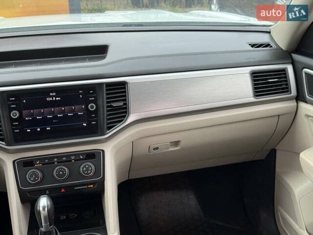 Білий Фольксваген Atlas, об'ємом двигуна 2 л та пробігом 133 тис. км за 17600 $, фото 34 на Automoto.ua