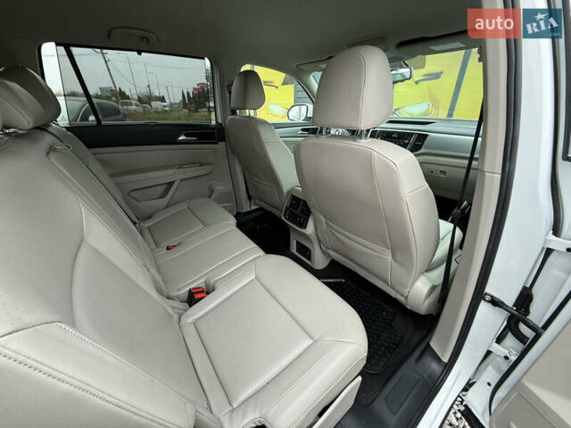 Белый Фольксваген Atlas, объемом двигателя 2 л и пробегом 133 тыс. км за 18200 $, фото 34 на Automoto.ua